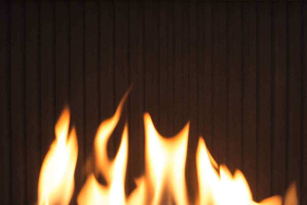 H5 Gas Fireplace Fluted Black Liner