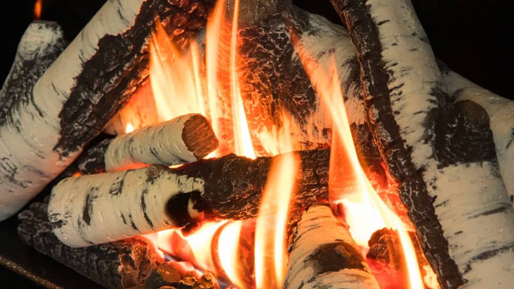 Gas fireplace logs